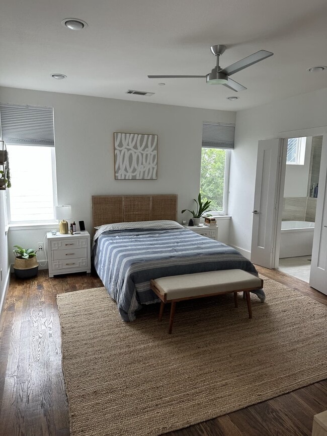 Building Photo - 5705 Bryan Pkwy