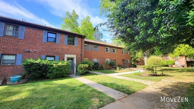 Building Photo - 5805 Nottoway Ct