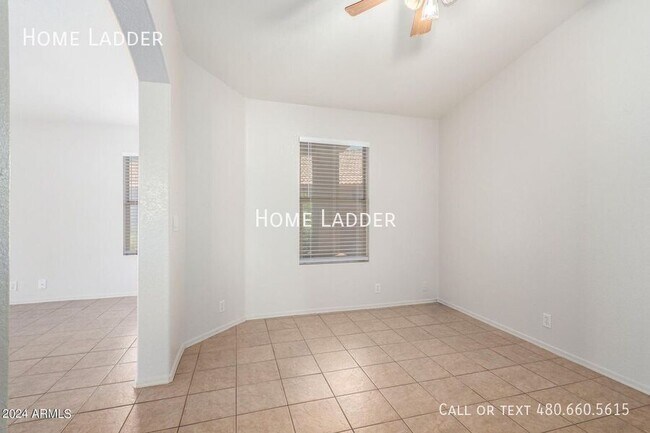 Building Photo - 917 S Del Rancho