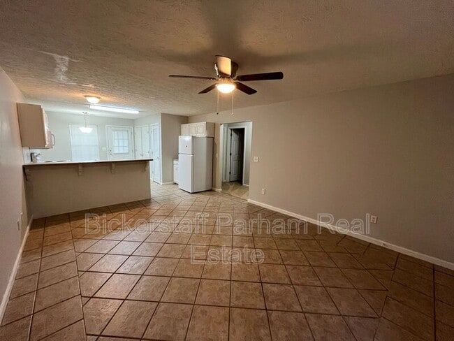 Building Photo - 6216 Crystal Dr