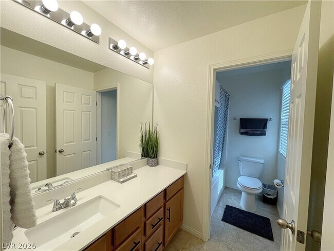 Building Photo - 692 Bamboo Bnd Pl