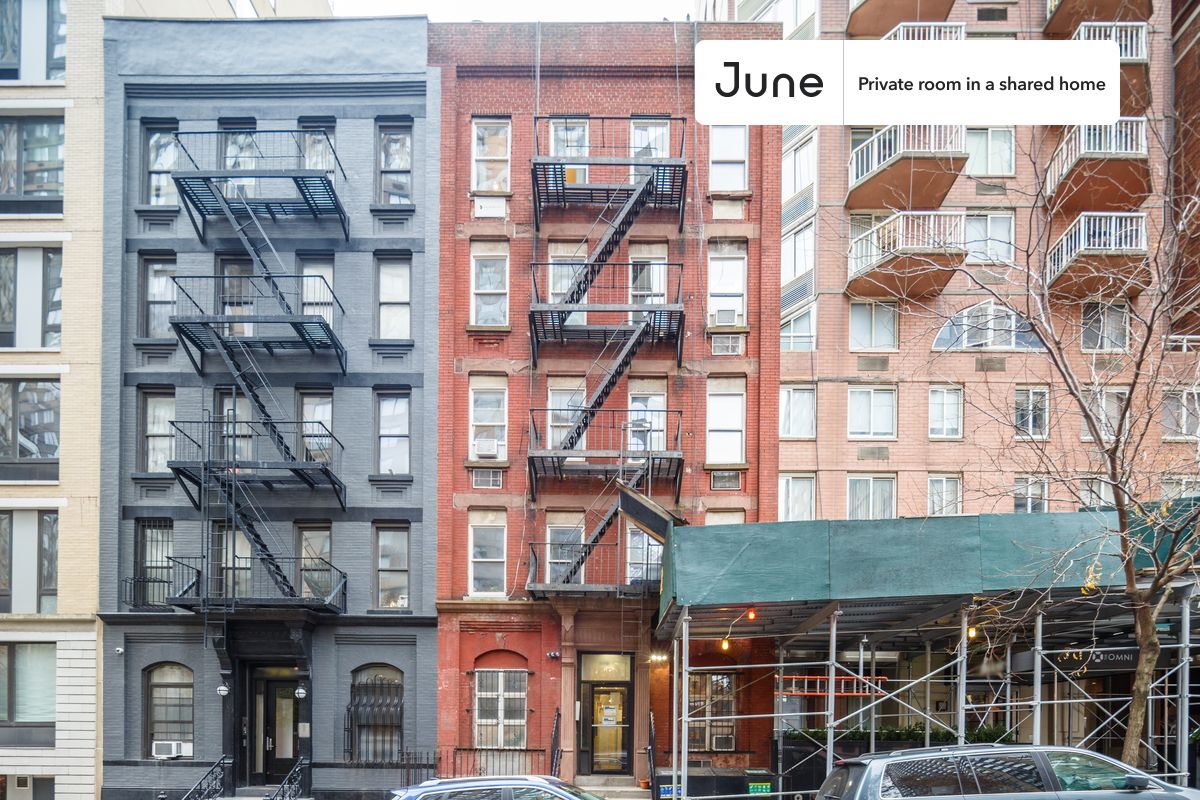 Building Photo - Room in Shared 3 bed/1 bath home