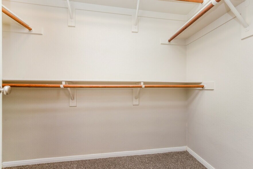 Building Photo - 5305 N Santa Fe Heights St