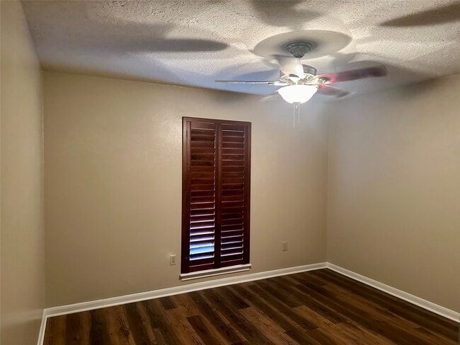 Building Photo - 103 Wroxton Dr