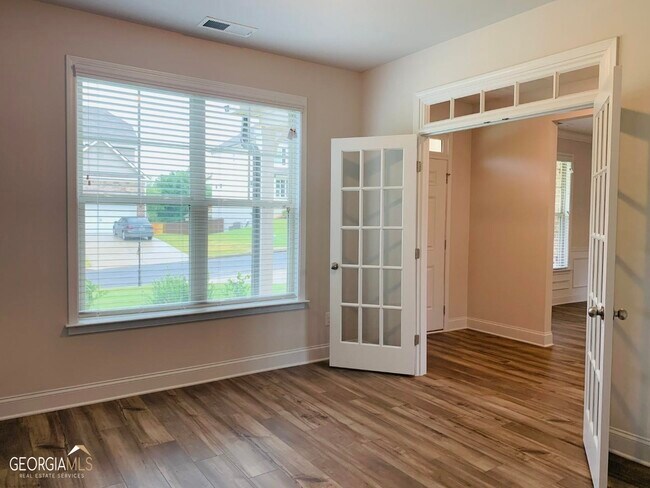 Building Photo - 7660 Tiberon Pkwy