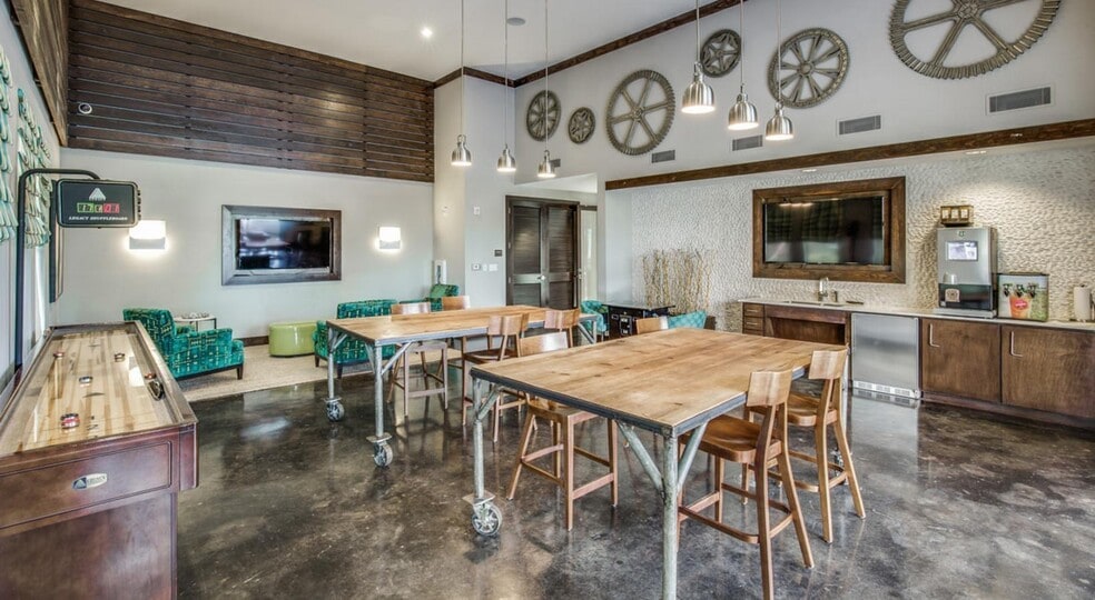 Building Photo - 13920 Mandolin Dr