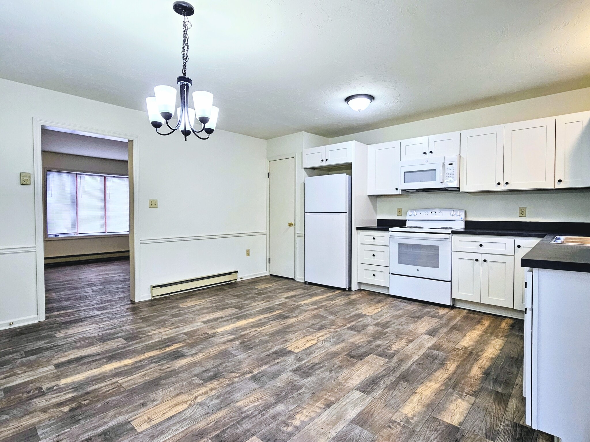 Building Photo - 205 Riverview Dr