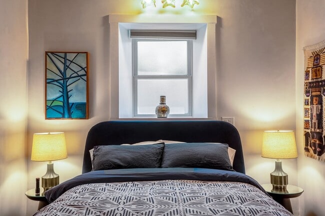 Building Photo - 573 W San Francisco St