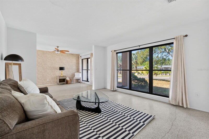 Building Photo - 5614 36th Ave N