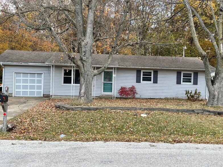 Primary Photo - 620 Lawrence Dr