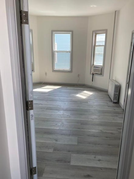 Building Photo - 124 Winfield Ave