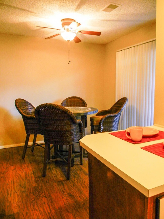 Pepper Tree Apartments 1410 E Seminole St Springfield MO 65804