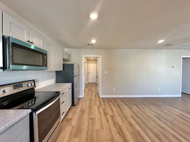 Building Photo - Available Now! Stunning 1 Bedroom 1 Bath N...