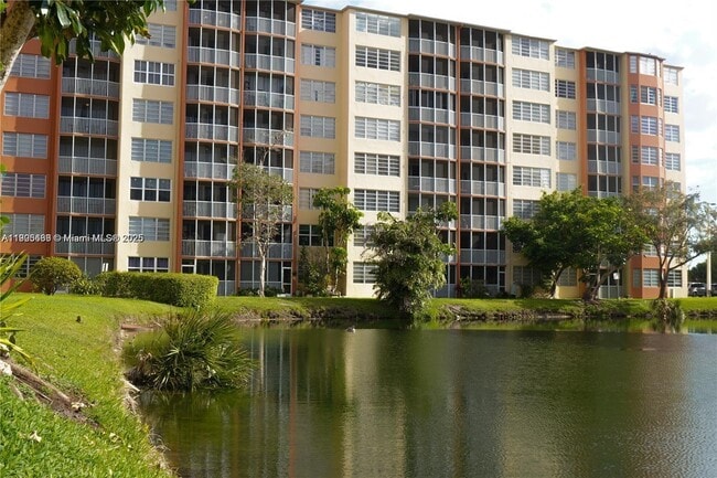 Building Photo - 1780 NE 191st St