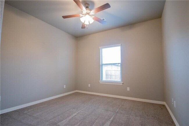 Building Photo - 301 Cisterna Dr