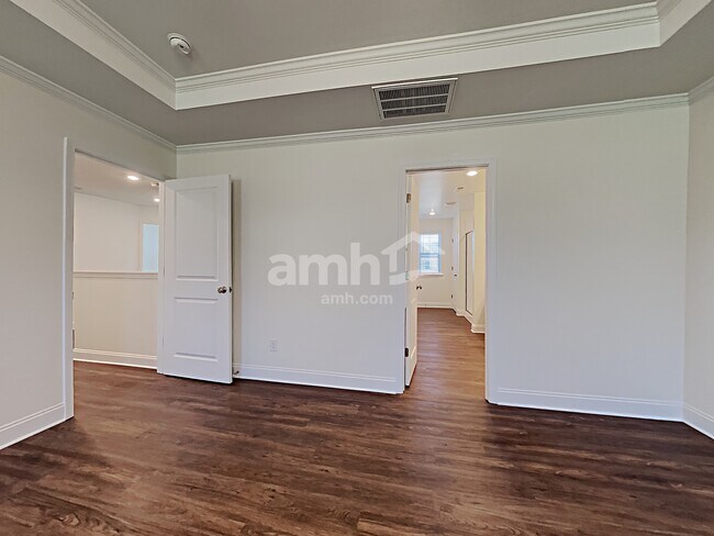 Building Photo - 161 Twin River Dr