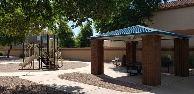 Building Photo - Stunning Estates at the Spectrum!