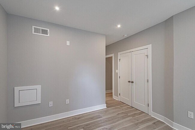 Building Photo - 5412 Chancellor St