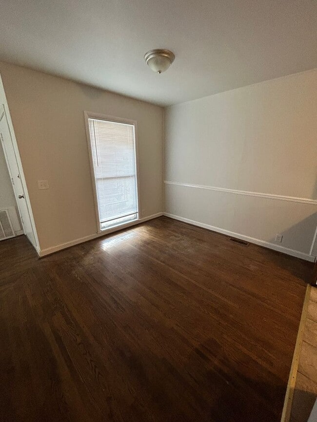 Building Photo - 246 White Bridge Rd