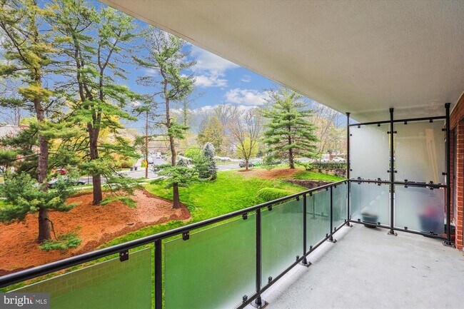 Building Photo - 4201 Cathedral Ave NW