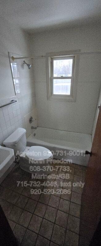 Building Photo - 317 Dove St