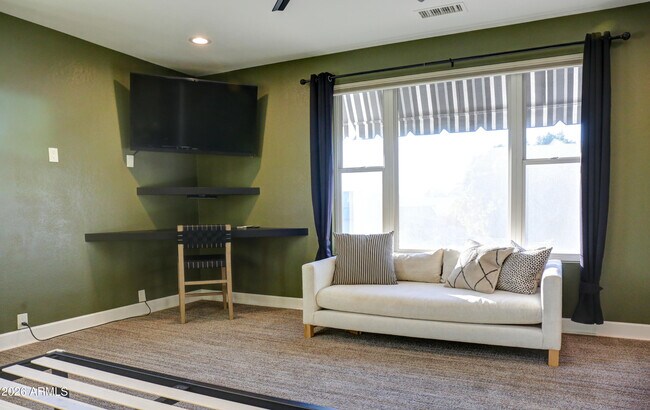 Building Photo - 2016 E State Ave