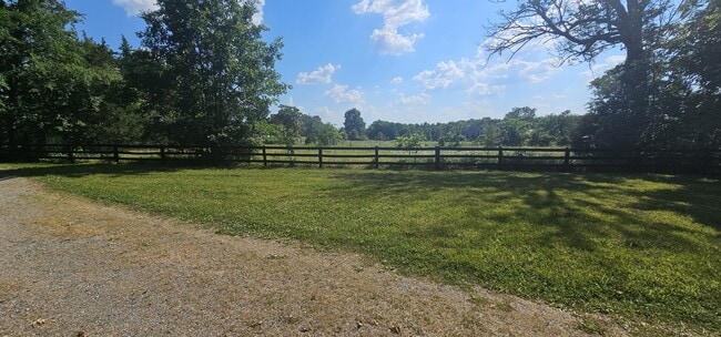 Building Photo - 7307 Rhodes Ln