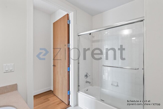 Building Photo - Unit 604