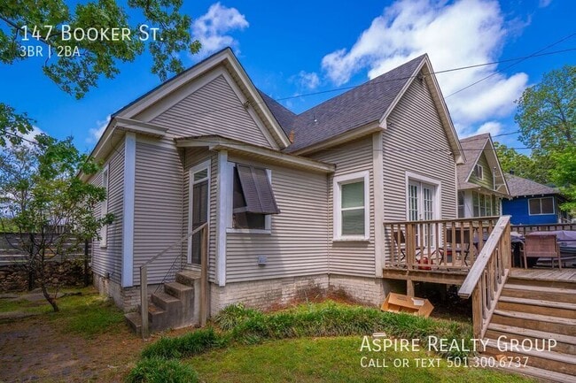 Building Photo - 147 S Booker St