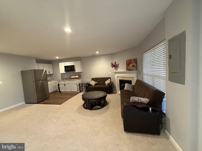 Building Photo - 15670 Mendoza Ln