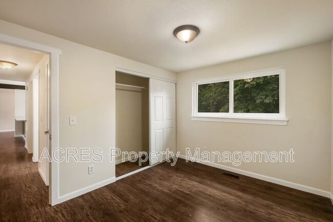 Building Photo - 12126 SE 160th St