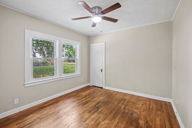 Building Photo - 1120 Fountain St NE