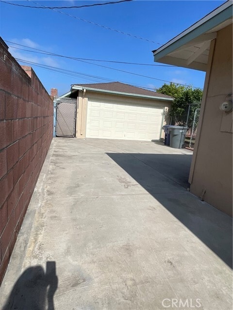 Building Photo - 6221 San Rafael Dr