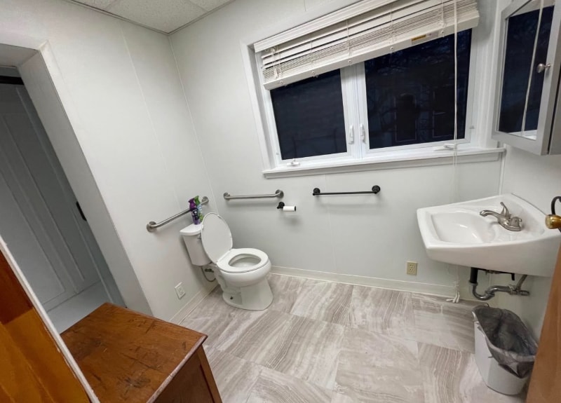 Building Photo - 307 N Main St