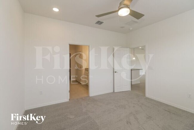 Building Photo - 596 Crown Rose Dr