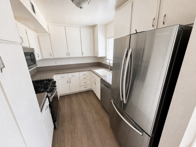 Building Photo - 2+1.5 Ralston Village Condo- Great Community Amenities!