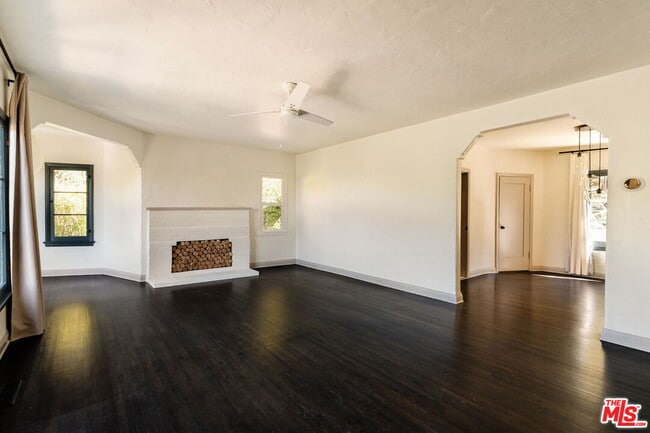 Building Photo - 1428 Holbrook St