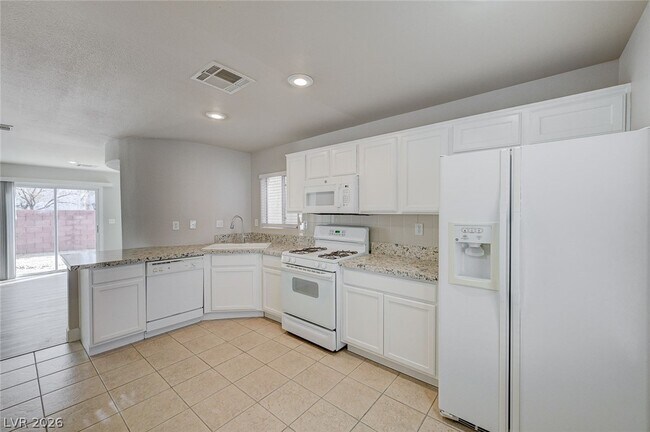 Building Photo - 7476 S Dune Sunflower Ct