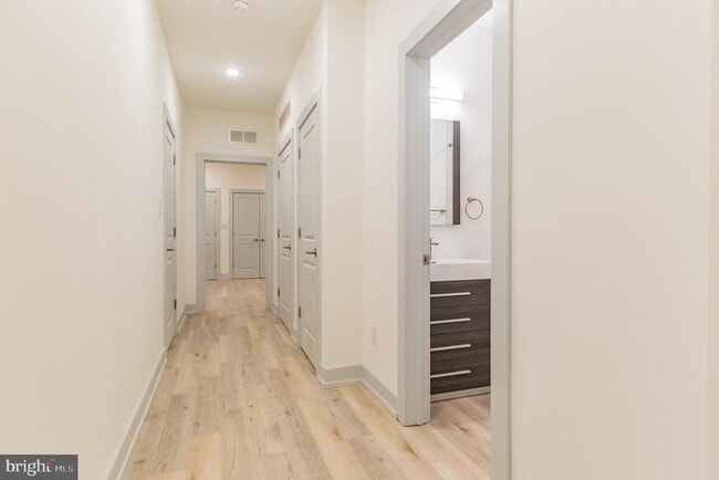 Building Photo - 1513 Brown St