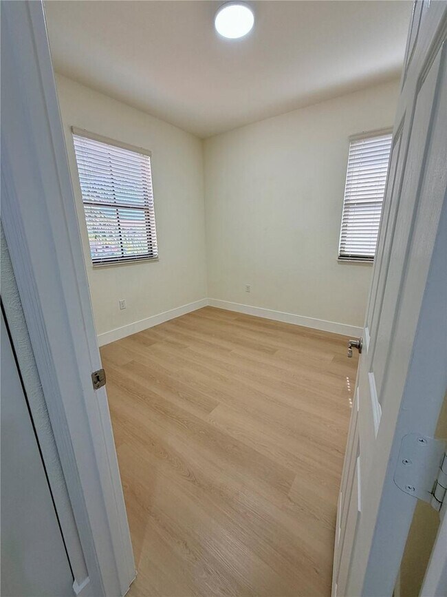 Building Photo - 6561 N Anise Ct