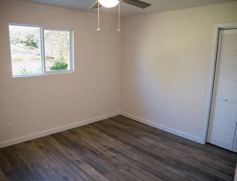 Building Photo - 305 Whitetail Dr
