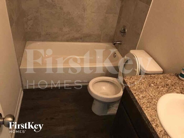 Building Photo - 6630 Blimp Base Blvd