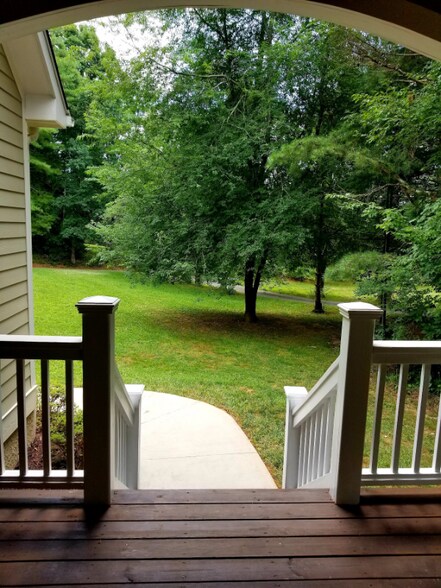 Building Photo - 32 Tempie Ln