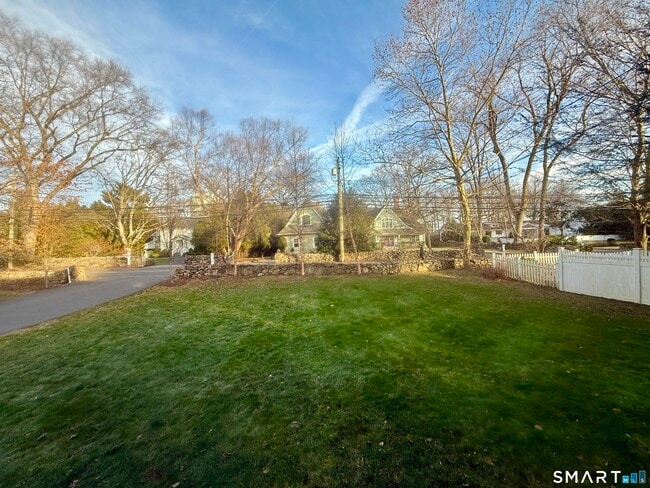 Building Photo - 139 Highland Ave