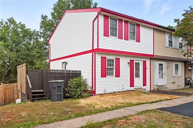 Building Photo - 222 Parkwood Dr