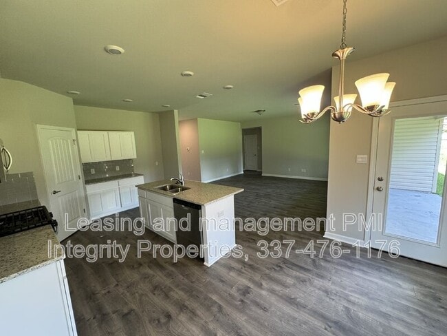 Building Photo - 119 Hill View Drive