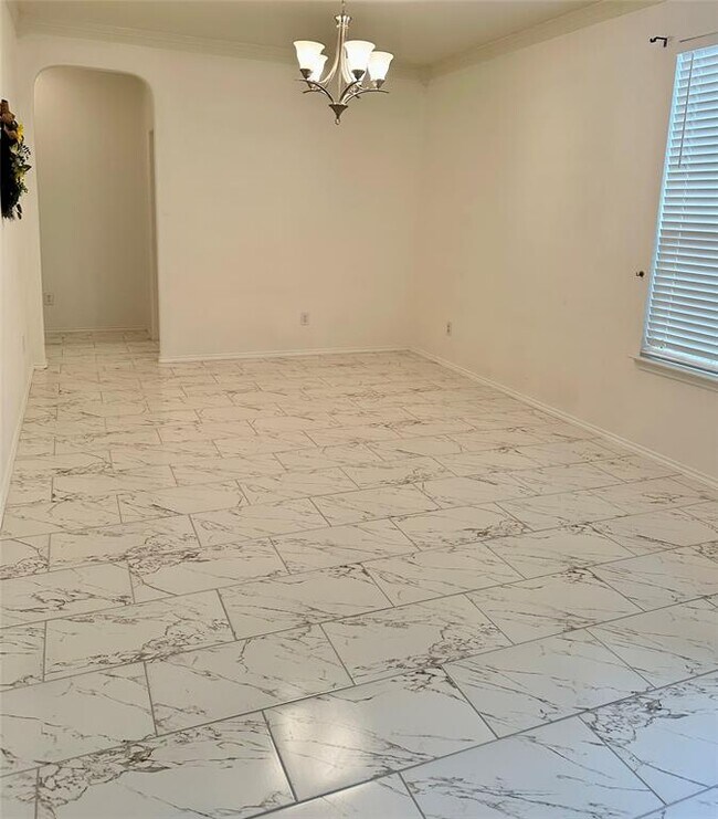 Building Photo - 521 Paladin Pl