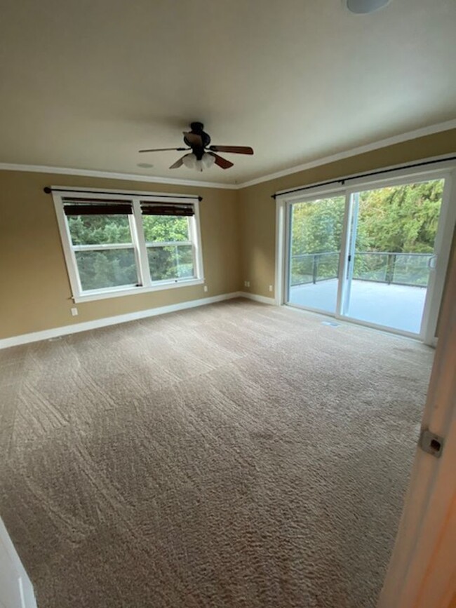 Building Photo - Charming home located in beautiful Orting!