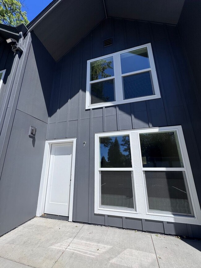 Building Photo - 1ST MONTHS RENT FREE! New Construction, Beautiful, Townhomes! 2 & 3 BEDRM UNITS AVAILABLE
