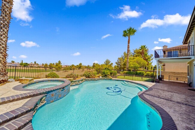 Building Photo - 3121 Club Rancho Dr